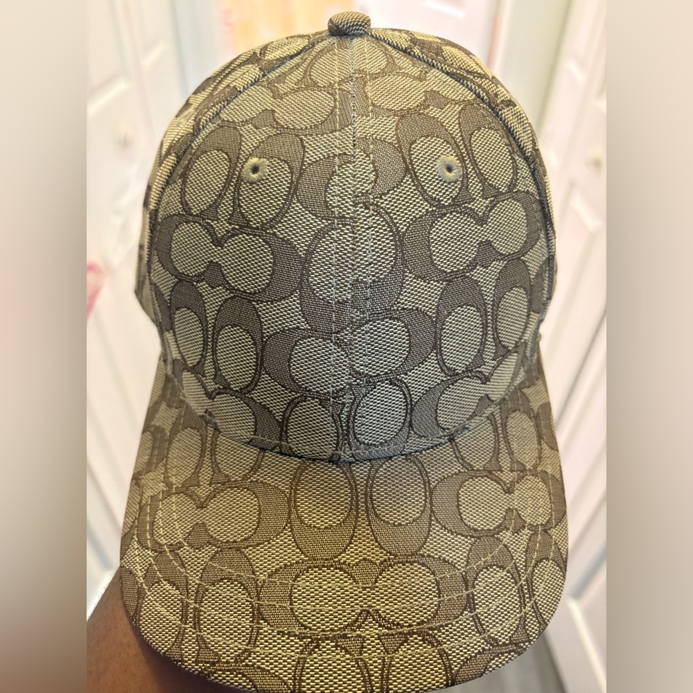 Coach Signature Jacquard Hat